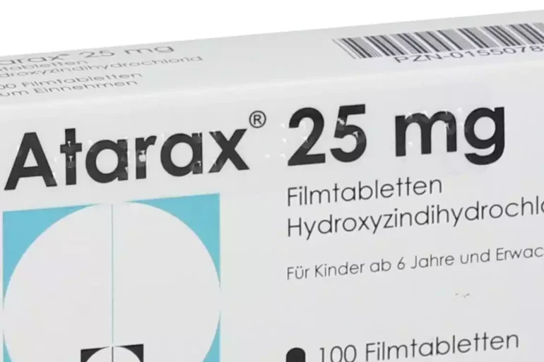 Το ATARAX διατίθεται σε συσκευασία κουτιού που περιέχει επικαλυμμένα δισκία των 25mg υδροξυζίνης διυδροχλωρικής.