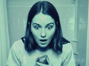 Η στιγμή της συνειδητοποίησης για μια γυναίκα που νόμιζε ότι είχε περίοδο αλλά τελικά είναι έγκυος.