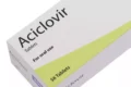Το φάρμακο aciclovir διατίθεται σε ενέσιμη και δισκία μορφή για θεραπεία ερπητικών λοιμώξεων
