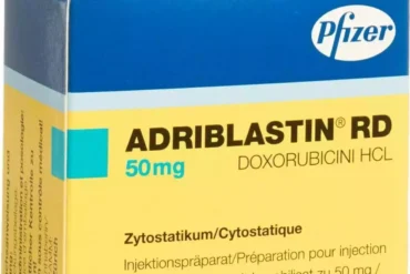 Κουτί ADRIBLASTINA ενέσιμου διαλύματος δοξορουβικίνης 50mg σε νοσοκομειακό περιβάλλον χορήγησης χημειοθεραπείας